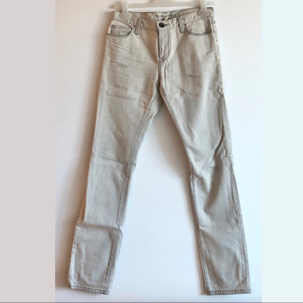 BR LIGHT GREY SLIGHT DISTRESSED DENIM SKINNY JEANS